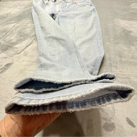 Abercrombie & Fitch The Skinny High-Rise Jeans | Size 29 / 8 | Light Wash - Picture 5 of 9
